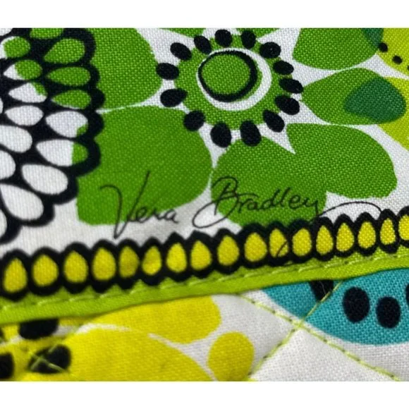 Vera Bradley quilted “Limes Up” retired pattern 2 side zip 8.5x10.5” iPad cover - Picture 2 of 7